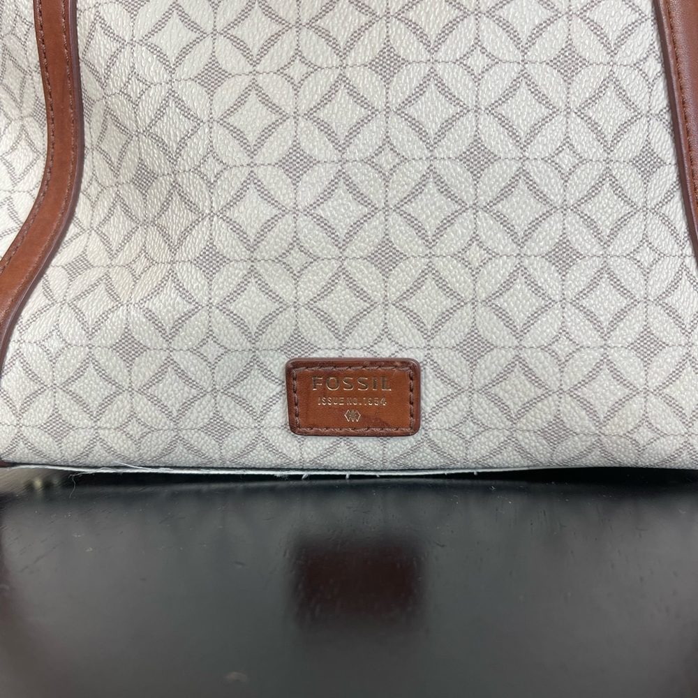 Fossil Cream Patterned Small Tote Crossbody Bag - image 2